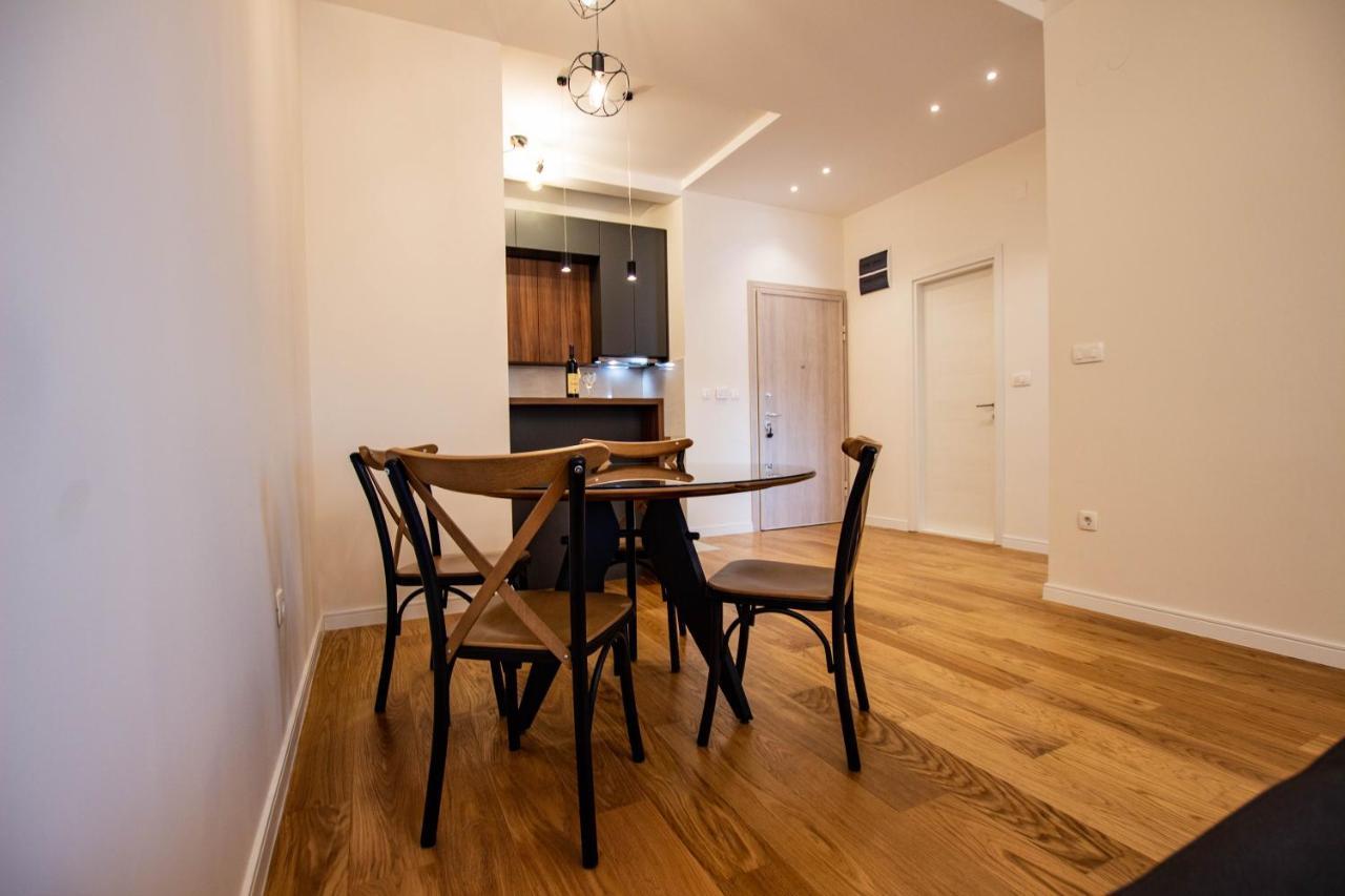 Follow The Sun - 4 Person Apartment Bar Exterior foto