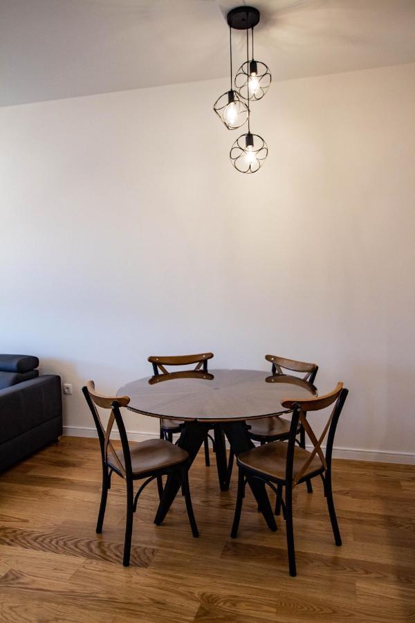 Follow The Sun - 4 Person Apartment Bar Exterior foto
