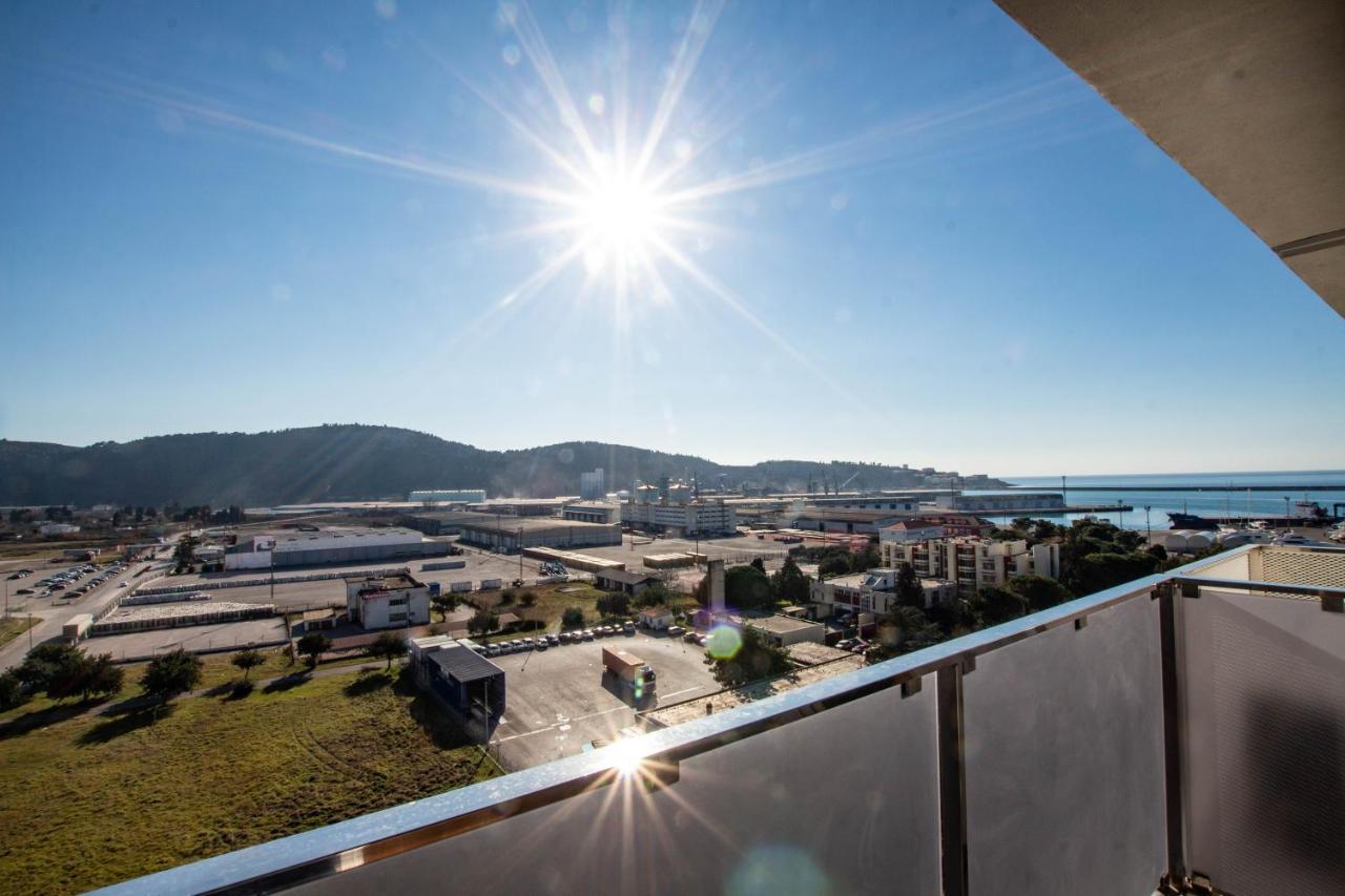 Follow The Sun - 4 Person Apartment Bar Exterior foto