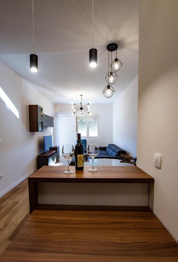 Follow The Sun - 4 Person Apartment Bar Exterior foto